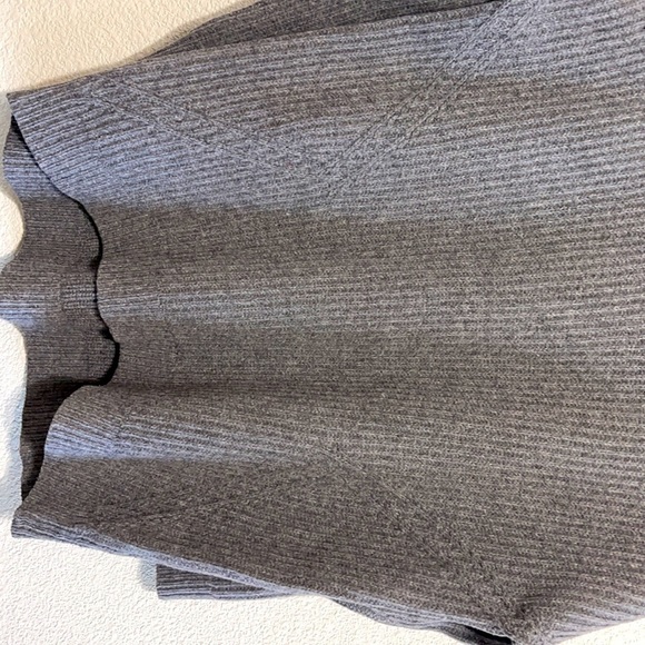 Madewell Grey 100% Merino Wool Sweater - Picture 3 of 9
